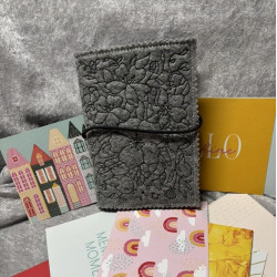 ADVENTSKALENDER 7. Dezember - Stickdatei ITH - Buchhülle A6 Blanko